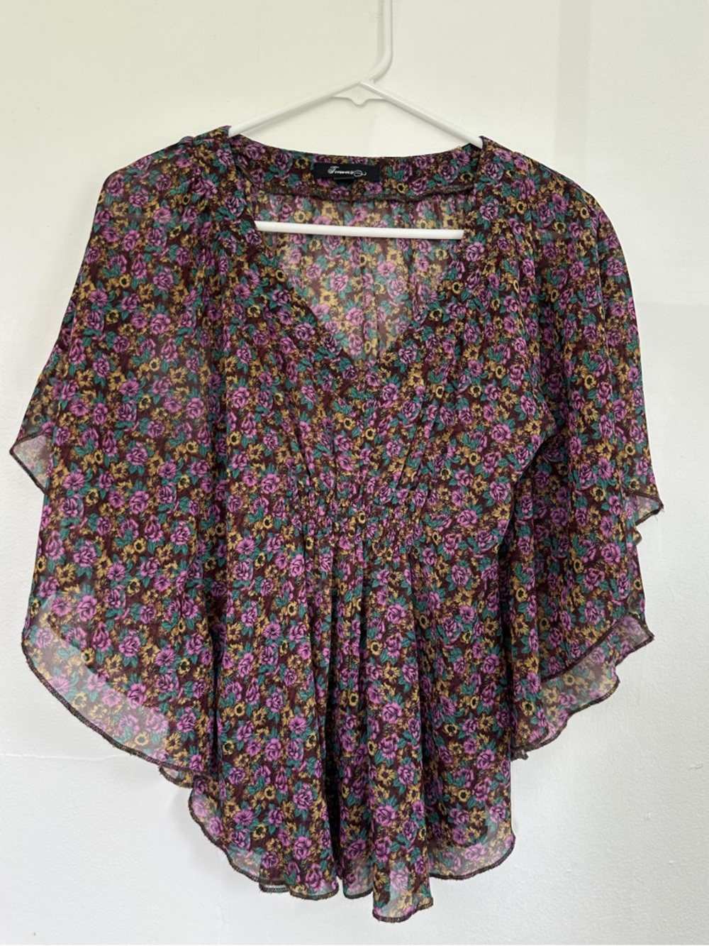 Forever 21 Floral Flutter Sleeve V-Neck Top - Purple Floral